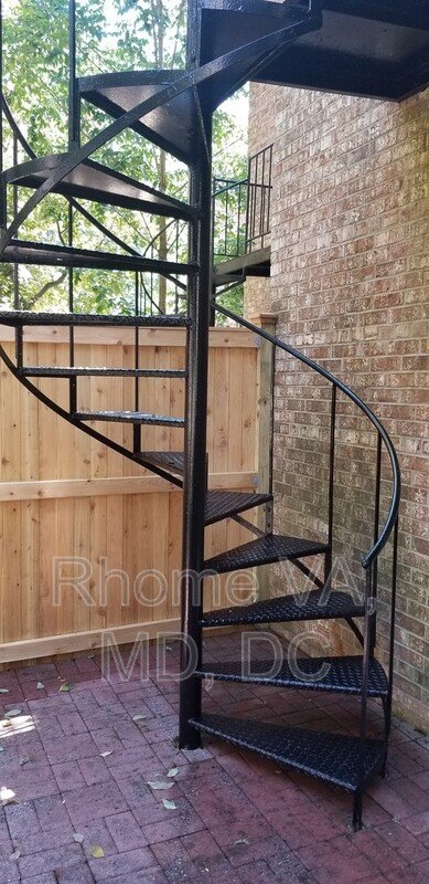 Spacious Three Bedroom Townhome in Prime Location! property image