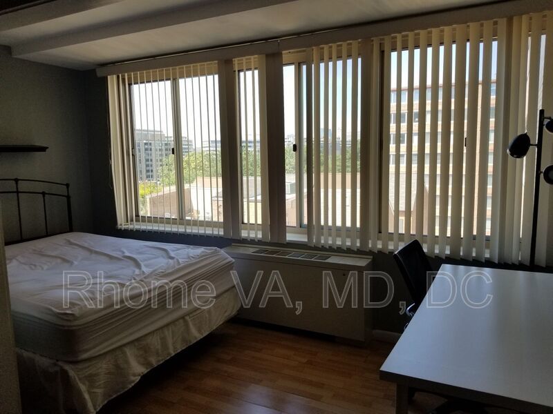 No So Foggy In Foggy Bottom property image
