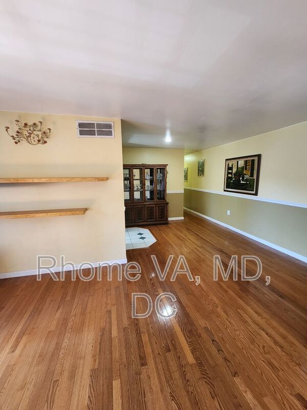 Welcome to Foxcroft Colony property image