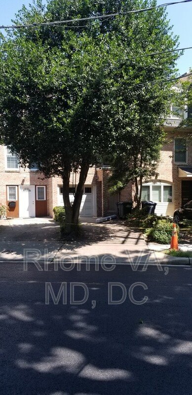Spacious Three Bedroom Townhome in Prime Location! property image