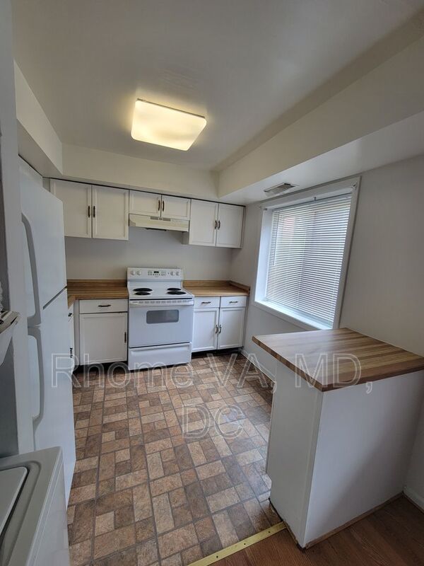 Experience the Bolling Brook Lifestyle property image