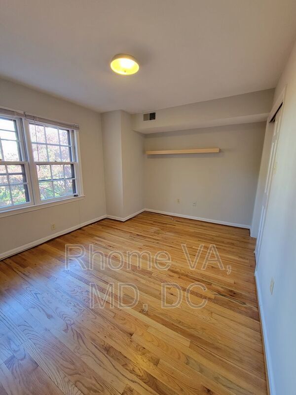Spacious Three Bedroom Townhome in Prime Location! property image