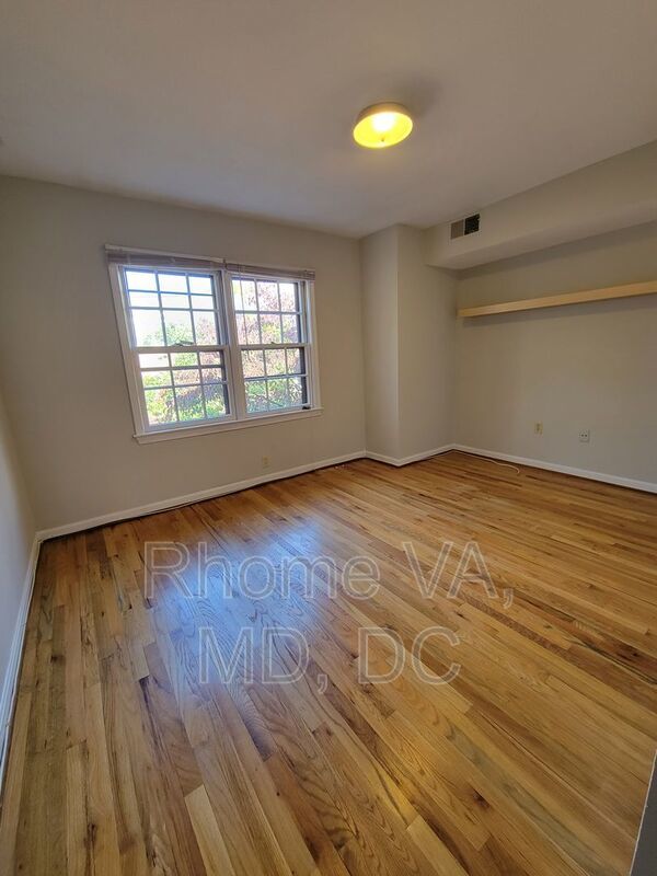 Spacious Three Bedroom Townhome in Prime Location! property image