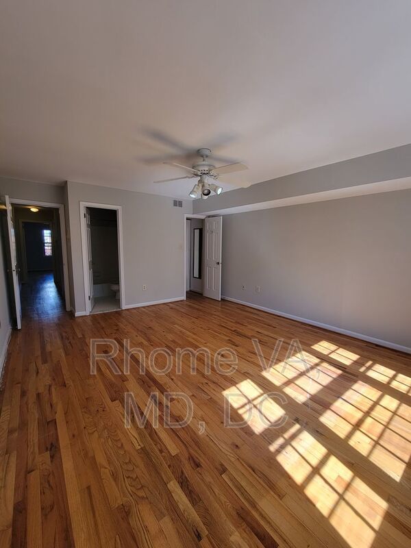 Spacious Three Bedroom Townhome in Prime Location! property image
