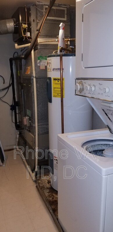 Spacious Three Bedroom Townhome in Prime Location! property image