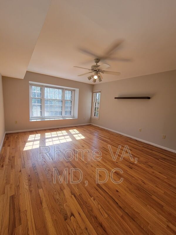 Spacious Three Bedroom Townhome in Prime Location! property image