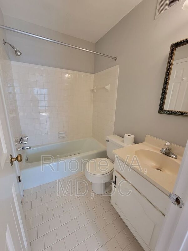 Spacious Three Bedroom Townhome in Prime Location! property image
