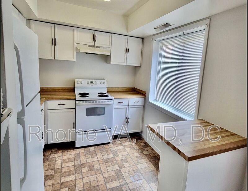 Experience the Bolling Brook Lifestyle property image