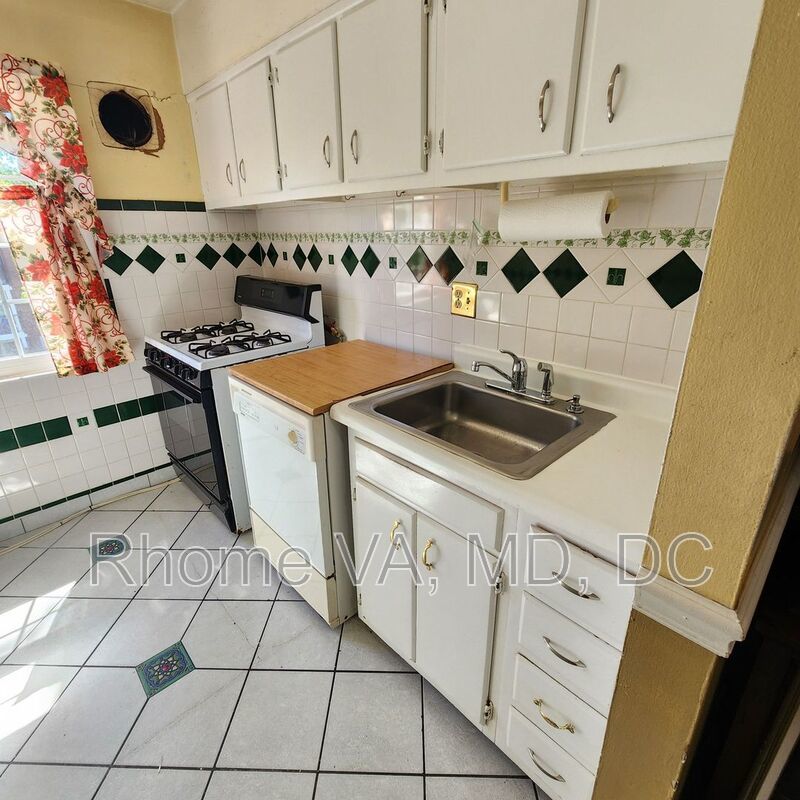 Welcome to Foxcroft Colony property image