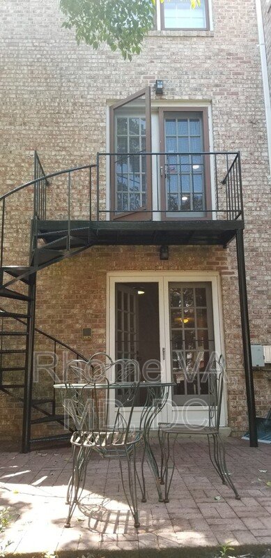 Spacious Three Bedroom Townhome in Prime Location! property image